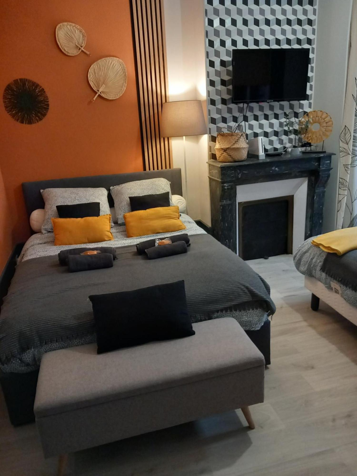 Les Loges Du Theatre Degustation Champagne Offerte Jacuzzi Sauna Jeux Velos Maison Prive 150M2 Historique 14Pers Max Emplacement Exceptionnel Et Chic, 200M De L'Avenue De Champagne, Gare, Musee, Jardins, Restaurations, Toutes Commodites Épernay Eksteriør bilde