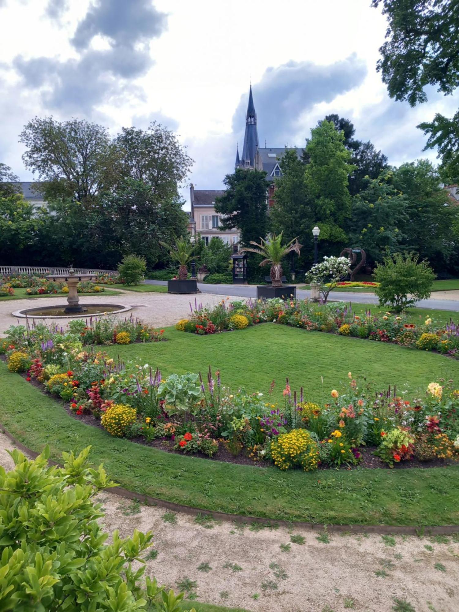 Les Loges Du Theatre Degustation Champagne Offerte Jacuzzi Sauna Jeux Velos Maison Prive 150M2 Historique 14Pers Max Emplacement Exceptionnel Et Chic, 200M De L'Avenue De Champagne, Gare, Musee, Jardins, Restaurations, Toutes Commodites Épernay Eksteriør bilde
